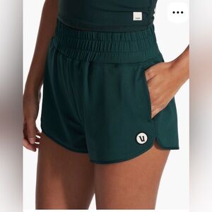 Vuori Micro Mesh 3" Running Shorts Women's Size XXL Green Lightweight